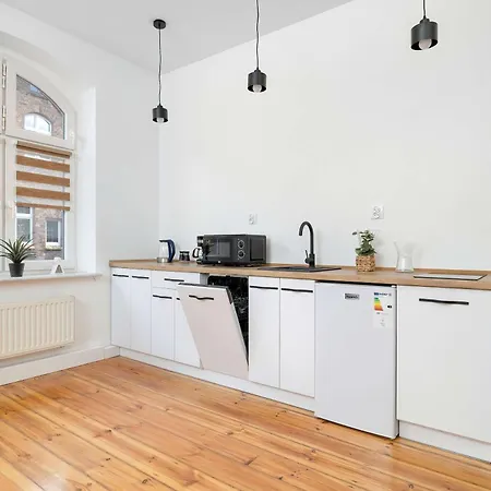 Apartament Comfortable Pet-friendly With Workspace By Renters Katowice