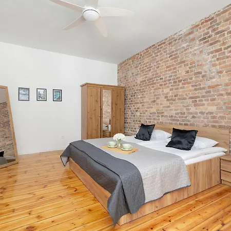 Comfortable Pet-friendly With Workspace By Renters
